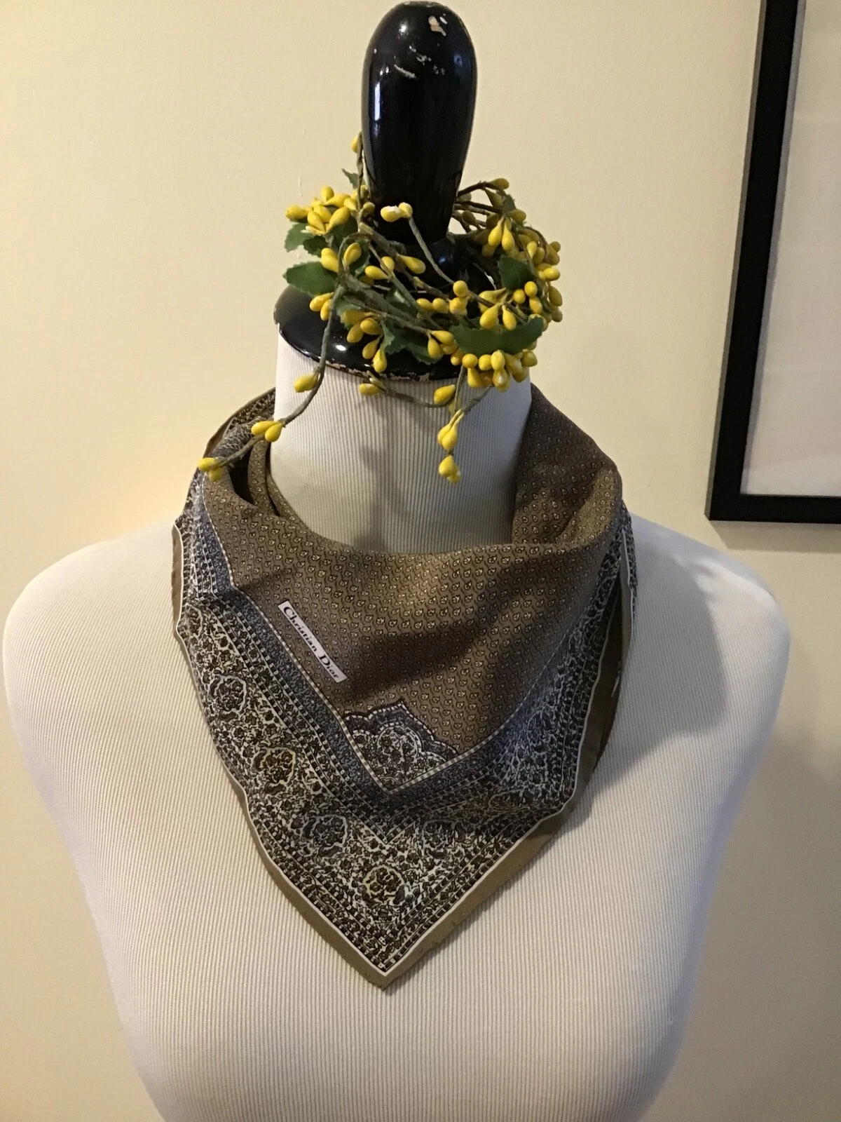Foulard col en soie roulé à la main Christian Dior ~17