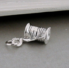 Dije de costura de plata - Dije de carrete de hilo - Dije de costurera - Dije de acolchado