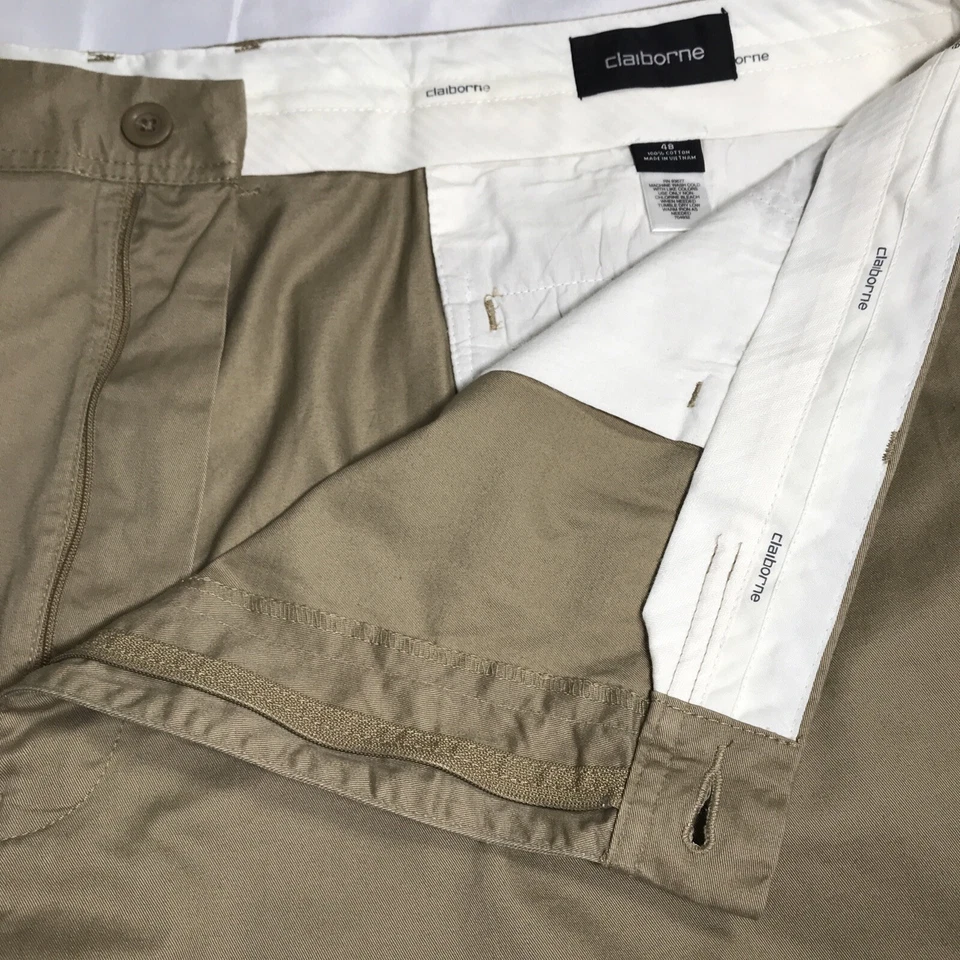 Pantalones Cortos Claiborne Para Hombre Frente Plano Talla 48 Militar Clásico Caqui Tostado Foto 4 de 4