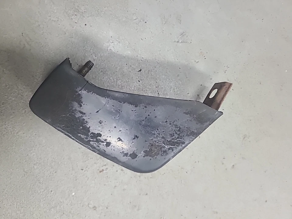 76-77 丰田 Celica GT 前保险杠垫保险杠 — 第 3/4 张图片