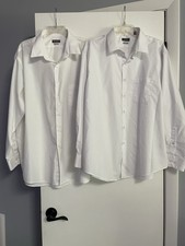 Lot Of 2 Men  s Van Heusen Fitted Wrinkle Free Long Sleeve Button Up Shirts