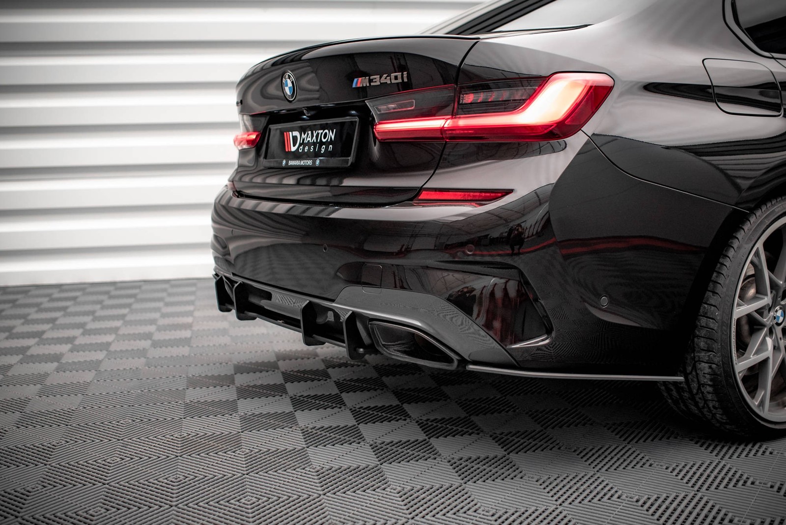 Diffuseur arriere BMW 3 M340 G20 G21 Maxton Street Pro central de couleur rouge