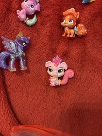 Hatchimals CollEGGtible Deluxe Lot Royal Fur Tail Owl Plus Minis Lot Of 13 Used