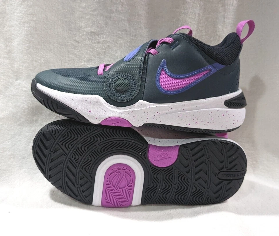 Tenis para niñas Nike Team Hustle D 11 (GS) Deep Jungle/Fucsia - talla 5Y NWB Foto 4 de 4