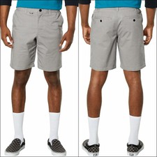 New Oakley   In The Moment  Casual Stone Front Chino Shorts   Size: Men's 32
