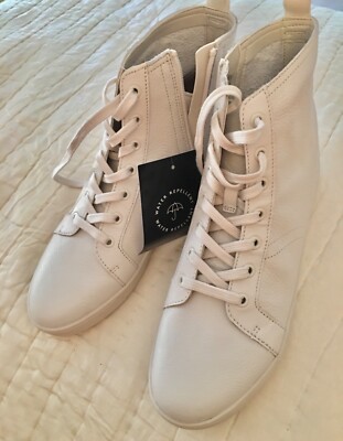 Size 10 Naturalizer High top sneakers off white 100% leather