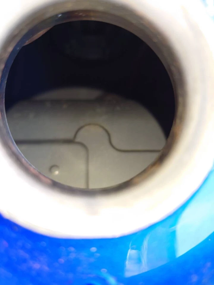 Suzuki GSX-R600 Fuel Gas Petrol Tank Genuine K6 K7 — 第 4/4 张图片