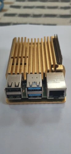 Raspberry Pi 4 Model B Rev 1.1 4Gb RAM with passive heatsink case (Gold)