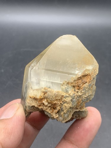 566 Carats Unique Inclusion Quartz Specimen From Skardu Pakistan. - Picture 11 of 16
