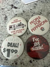 Vintage 80?s Pizza Hut Buttons