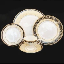 WEDGWOOD CORNUCOPIA BONE CHINA DINNERWARE 5-PLACE SETTING svc for 5+ addtnl piec