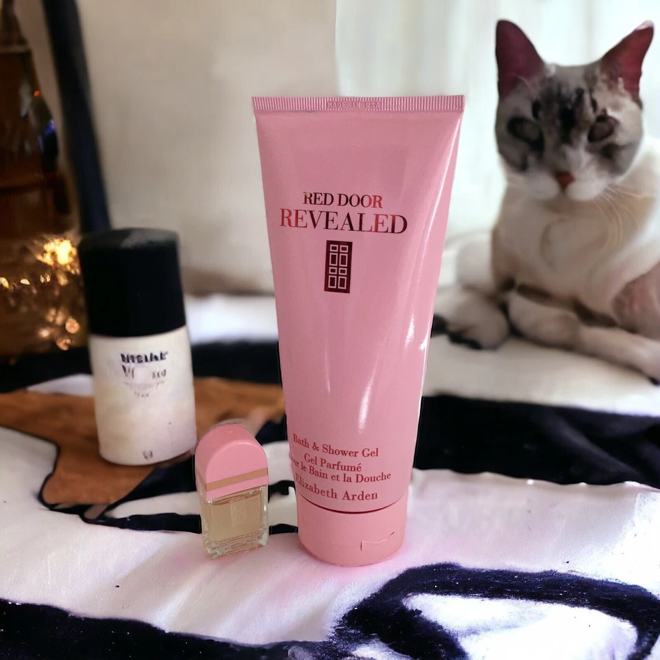 Gel de baño y ducha Elizabeth Arden RED DOOR REVELADO + Juego de perfumes en miniatura Foto 3 de 4