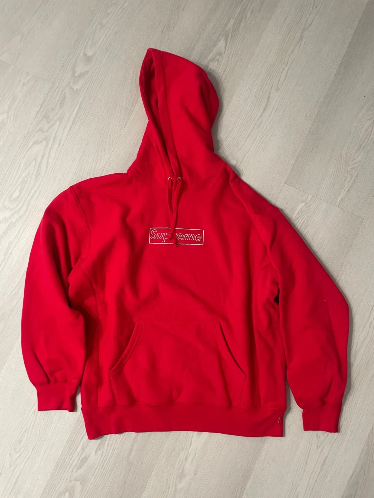 Sweat shirt à capuche logo craie SUPREME KAWS moyen neuf 100 % authentique