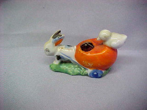 Vintage Rabbit pulling egg with bird on top  Sewing Pin Cushion Made JAPAN VG FS