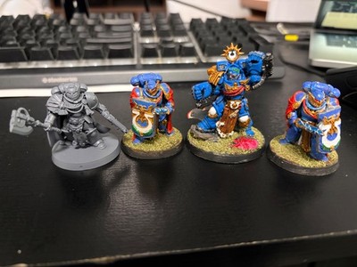 Games Workshop Warhammer 40K Ultramarines Marneus Calgar and Victrix Honor Guard