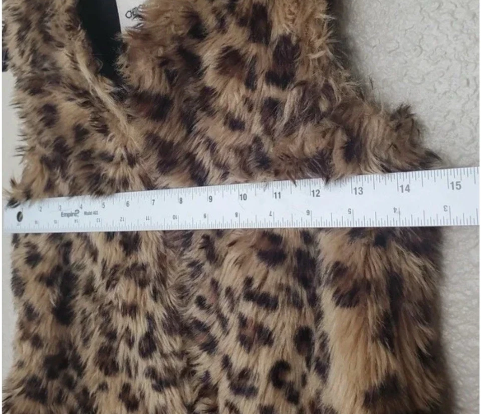 Chaleco con estampado animal de leopardo guepardo de piel sintética Cherokee talla grande para niña otoño invierno Foto 4 de 4