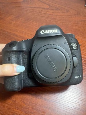 Canon EOS 5D Mark III 22.3MP Digital SLR Camera Only Body English black