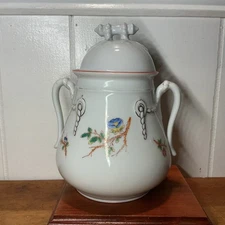 ATQ.1860’s-70’s,Old Paris Aesthetic Period,Porcelain Sugar Bowl In Floral + Gold