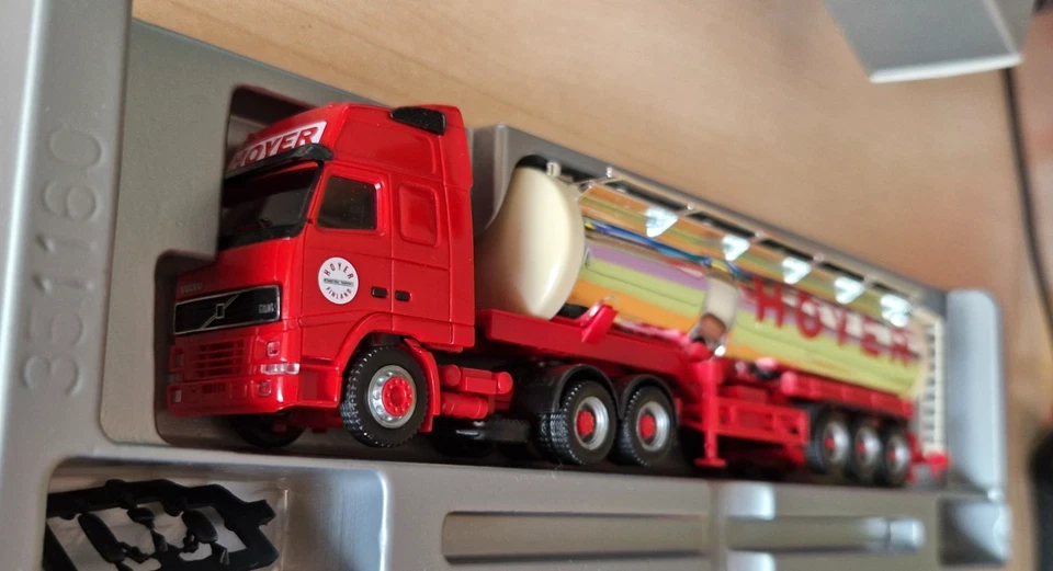 Herpa Exclusive VOLVO FH16 HOYER tanker original packaging 1:87 - Image 2 of 3