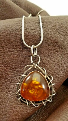 Handwerklich handgefertigte Zargenfassung Sterling Bernstein Tropfen Anhänger an Schlangenkette signiert IL