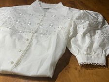 Damenbluse Gratz 42 Weiß Perlenknöpfe edle Spitze Landhausstil Folklore Festlich