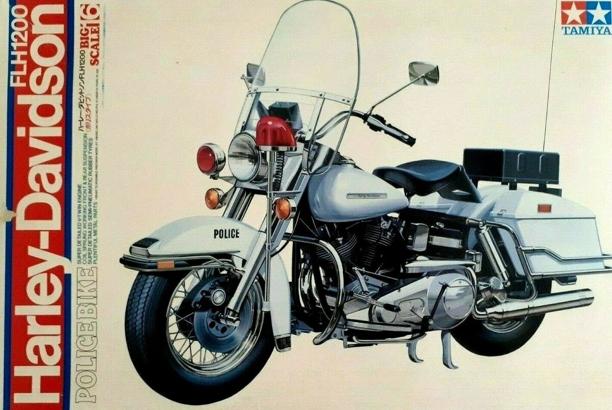 Harley Davidson FLH 1200 Police Bike in 1:6 scale | Tamiya Harley Davidson FLH 1200 Police Bike in 1:6 scale | Tamiya