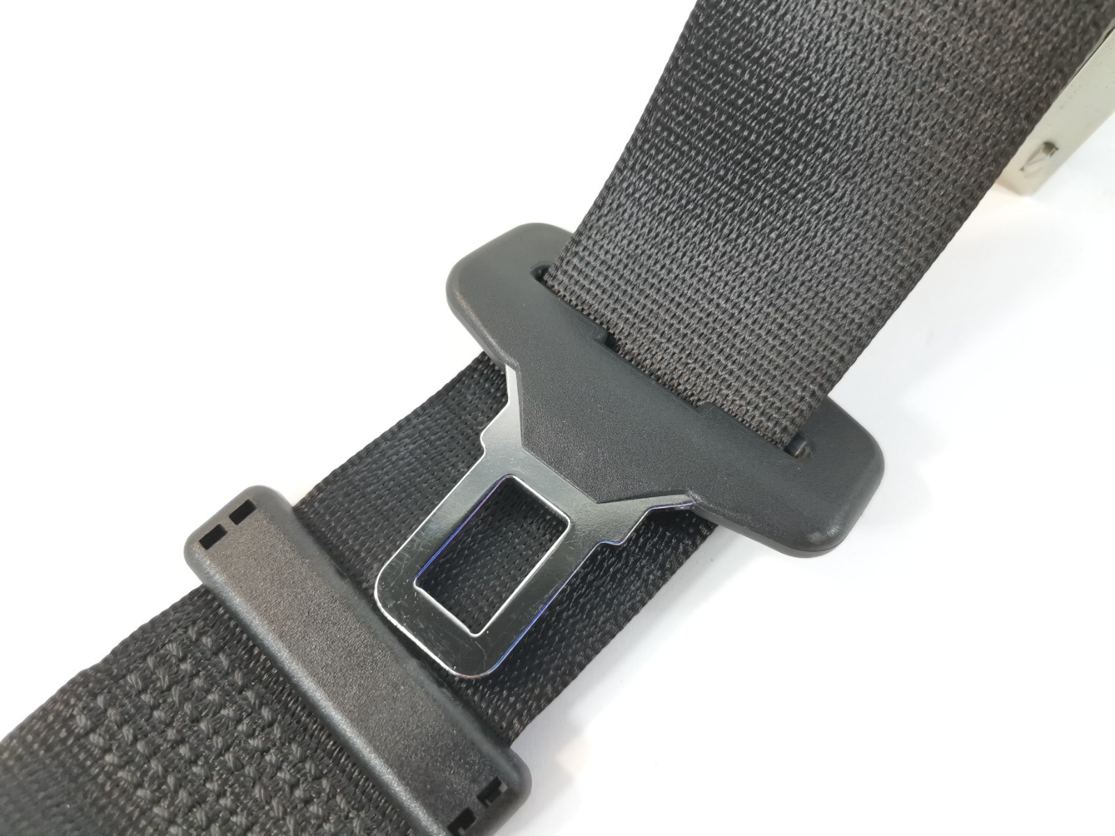 Maserati Ghibli S Q4 3.0 L 2014 Rear Center Seatbelt Retractor 6700174400 OEM