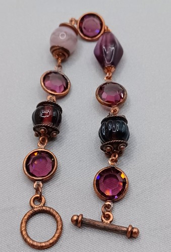Pulsera vintage de vidrio púrpura y cobre diamantes de imitación facetados y vidrio artístico 7,5" - Imagen 2 de 5