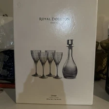 LINEAR WINE DECANTER SET