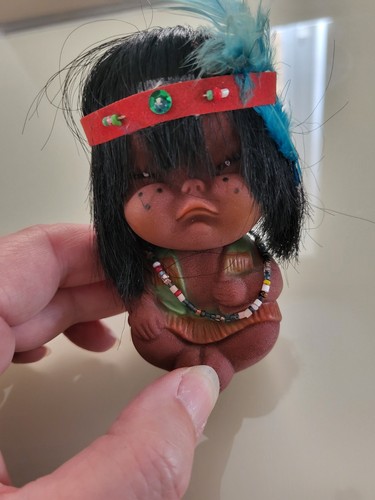 Moody Cutie Rubber Native American Doll 60s Hong Kong - Picture 2 of 4