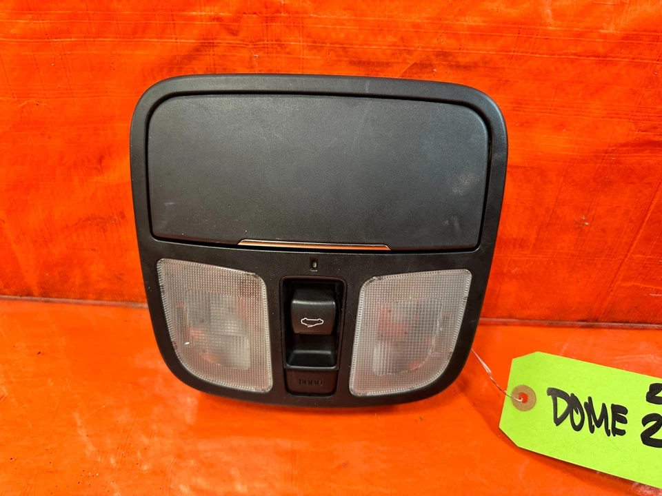 13-16 HYUNDAI GENESIS CUPÉ - MODELO DOMO LUZ SIN TECHO CORREDIZO - FABRICANTE DE EQUIPOS ORIGINALES OE #299 Foto 3 de 4