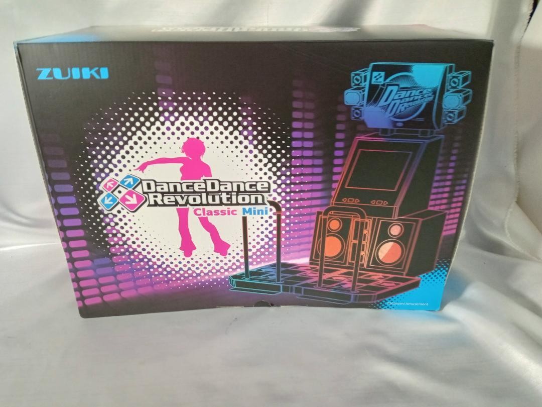 その他 Dance Dance Revolution Classic Mini Dance Dance Revolution Classic Mini – miniature console that
