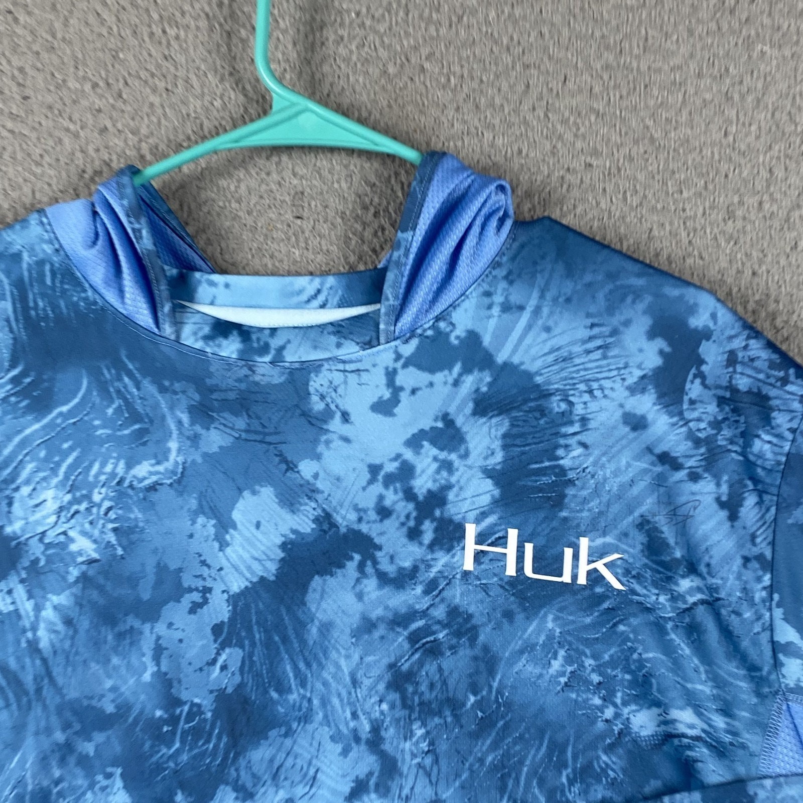 Huk Performance Lightweight Performance Hoodie Me… - image 2