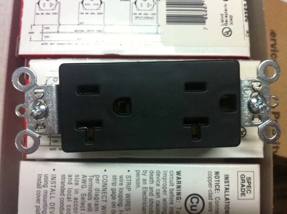 PASS AND SEYMOUR LEGRAND Lot of 20 outlet 20 amp receptacles black decorator Made in U.S.A. spec grade