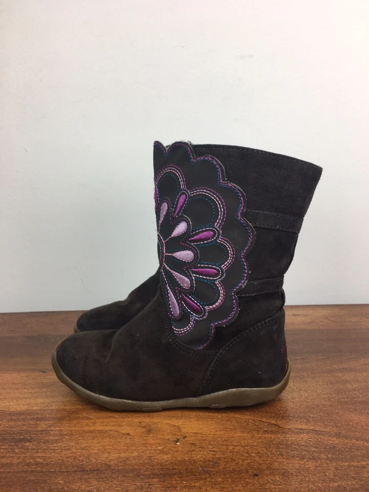 Botas Stride Rite Bianca Marrón Imitación Gamuza Bordadas Niña Pequeña Talla 7.5M Foto 2 de 4