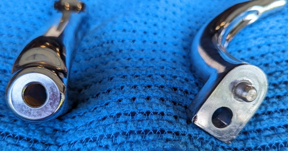 Harley Davidson Road Glide Chrome Right Floorboard Mounts 50500055b, 50500052b - Image 3 of 4