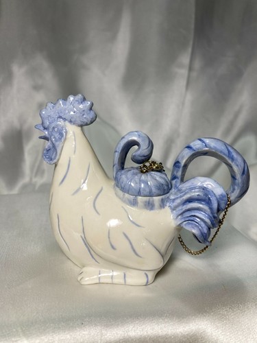 Nini Rooster Teapot with Chain Hand Painted White & Blue - Picture 2 of 7