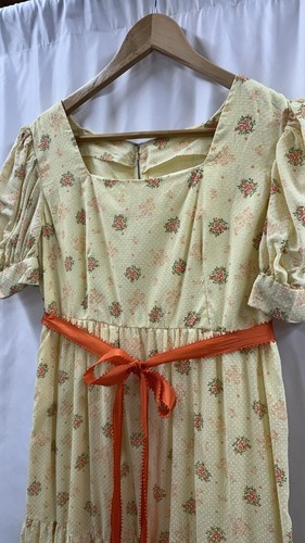Vintage 1970s Prairie Dress Cottage Core Flocked Floral Gunne Sax Style - Picture 2 of 18