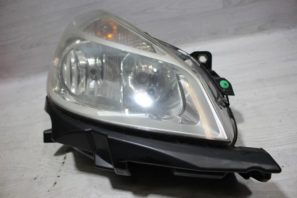 Scheinwerfer rechts 8200459823 / 8200244897 Renault Clio III Bj,06 - Bild 3 von 4