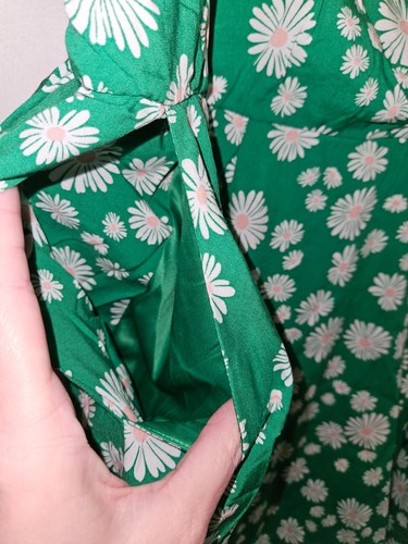 NWOT Torrid Mini Challis Skater Dress - Green w/ White Daisies (2X) - Picture 3 of 7