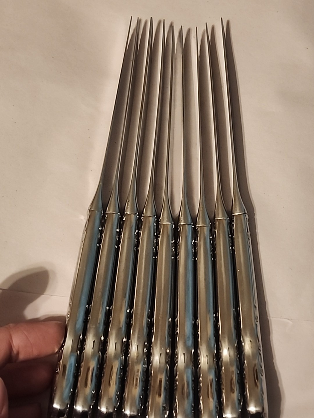 Oneida Distinction - Mansion Hall Stainless Flatware 25 Piece W/ Steak Knives