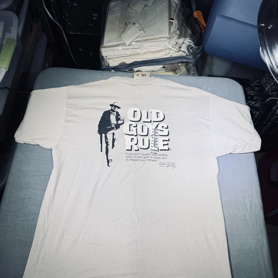 Camiseta Old Guys Rule Colección John Wayne XL Camiseta Gráfica Tostada Nueva con Etiquetas Retro Foto 3 de 4