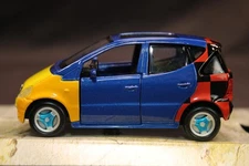 Mercedes Benz Class A Klasse 1:43 Car Diecast Daimler Chrysler Psychedelic Paint