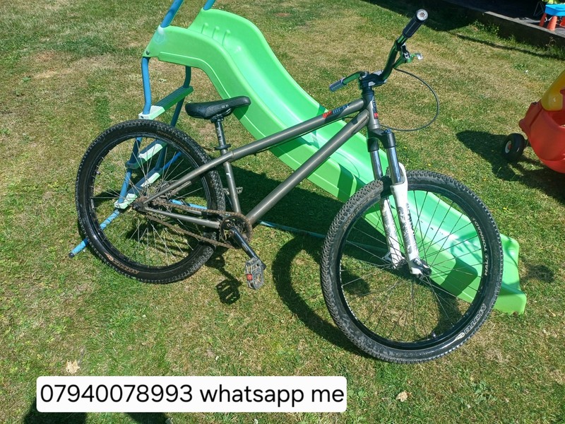 Black Market Riot Dirt Jump Bike RockShox Hydraulic Brake Custom Build Downhill