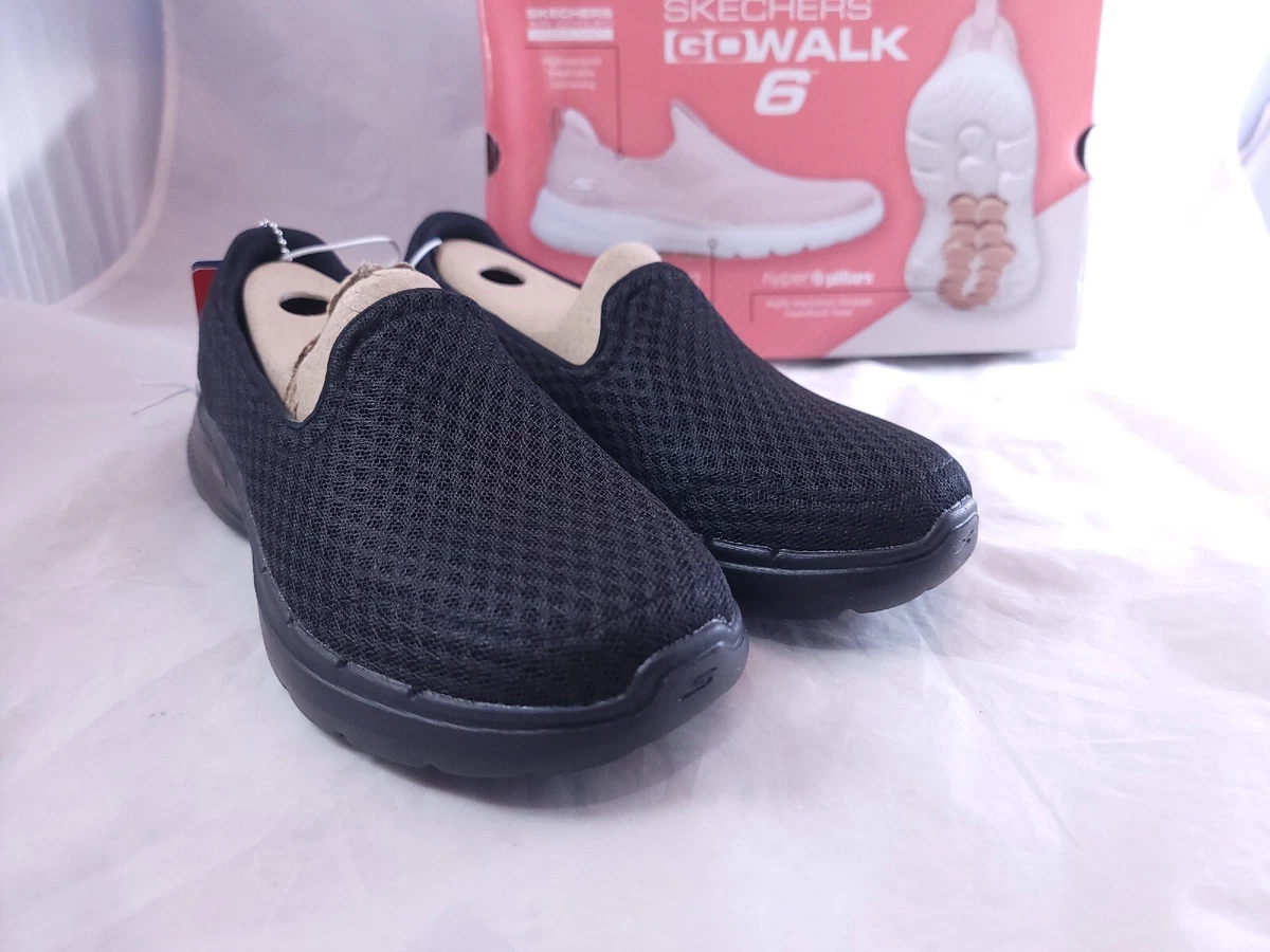 Ladies wide fit top skechers size 6