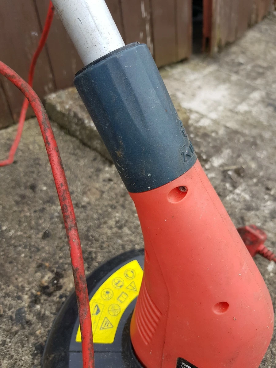 How To Use A String Trimmer Properly Without Breaking The