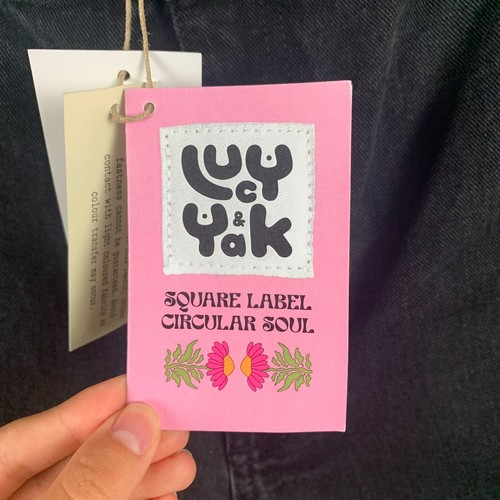 Pantalones de mezclilla para mujer LUCY & YAK W34R negros 100 % algodón recortados pierna recta logotipo - Imagen 8 de 16