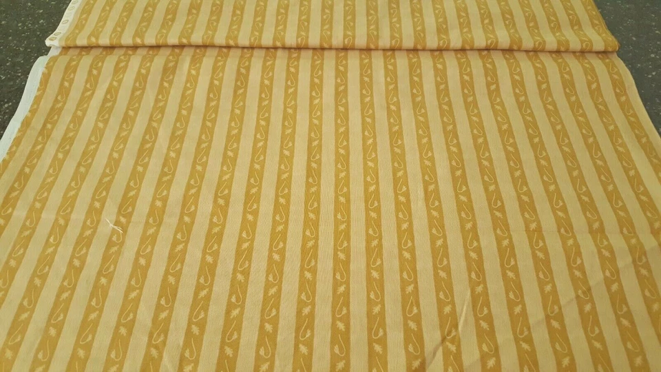 Spice Berry Trails por Gudrun Erla Gallo Rojo Dorado Tostado/Tostado Hoja Raya Foto 3 de 3