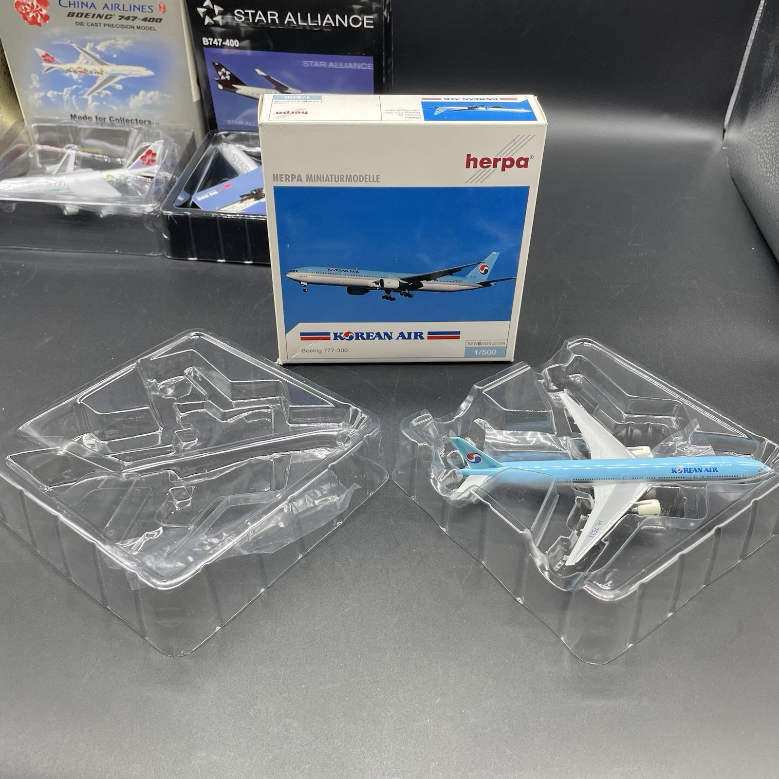 KOREAN AIR Boeing 777-300 Aircraft Model 1:500 Scale Herpa w/ Box