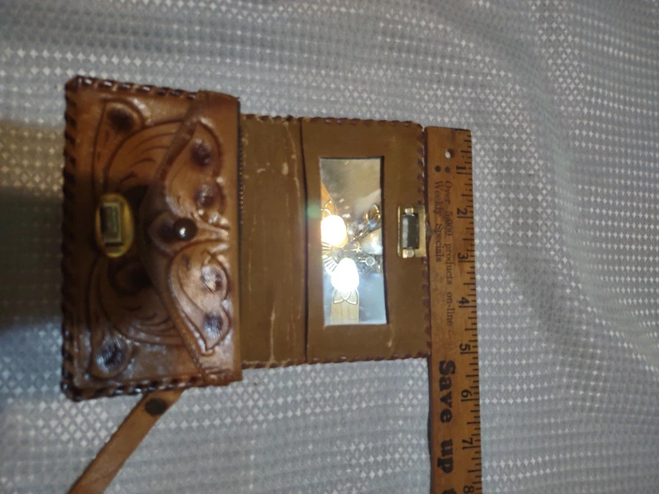 VTG womens floral tooled leather clutch Wallet/mirror 7" X 5" zip 3 pocket EUC - Image 3 of 4